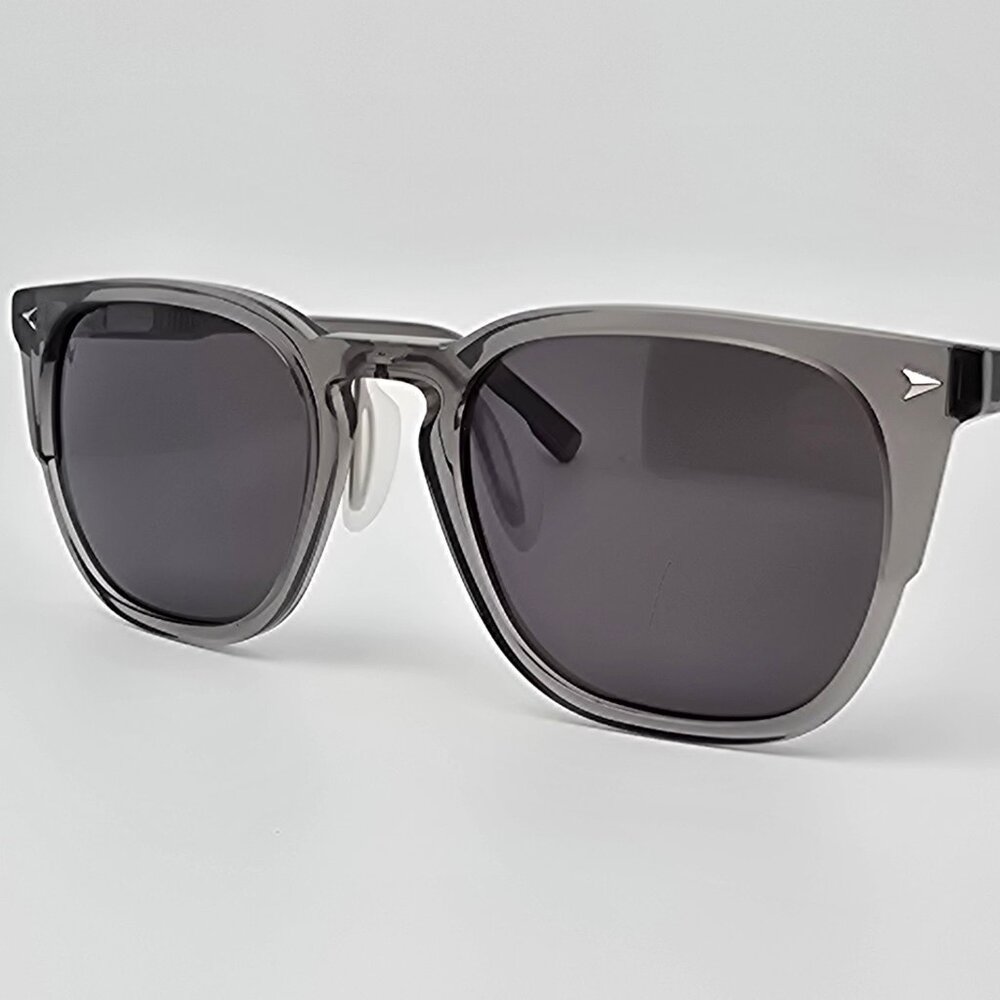 Vincero The Echo Stone Frame Polarized VXT Grey Lens Sunglasses w Flexhinge 51mm